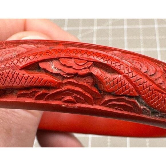 Vintage Hand-Carved Red Cinnabar Dragon Motif Bangle Bracelet - Picture 3 of 7